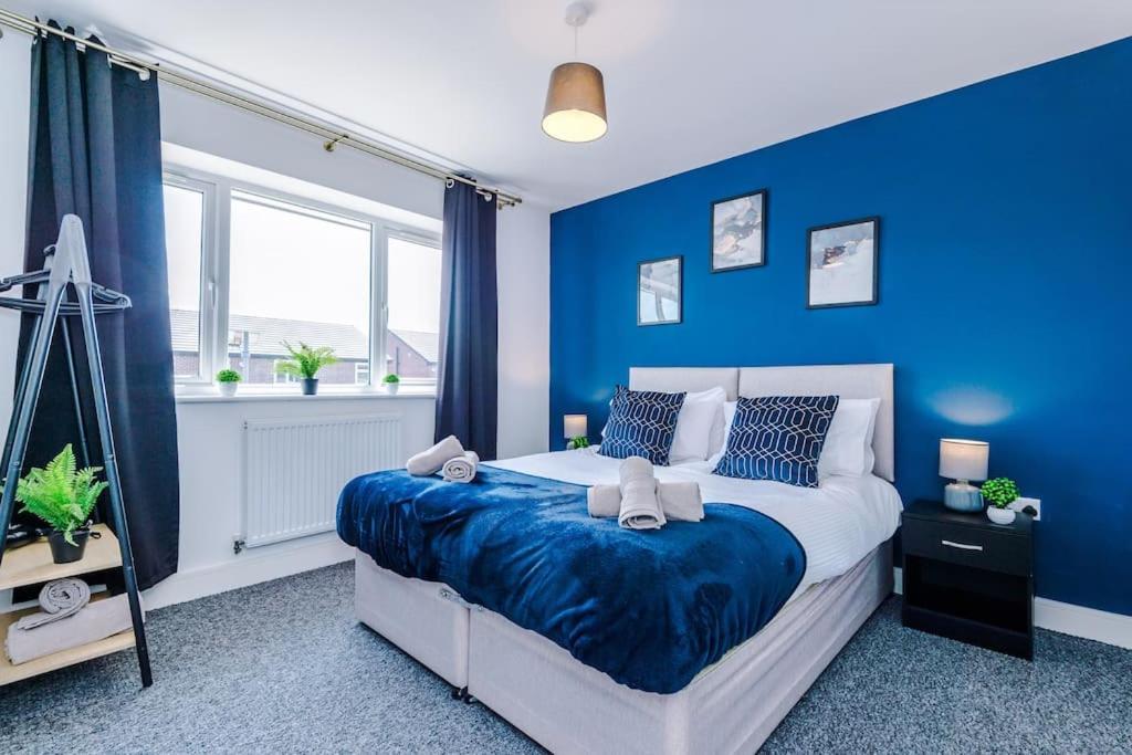 Stylish Four Bedroom House In St Helens By Eason Stays, For Contractors Digs And Weekend Stays, With Free Parking מראה חיצוני תמונה