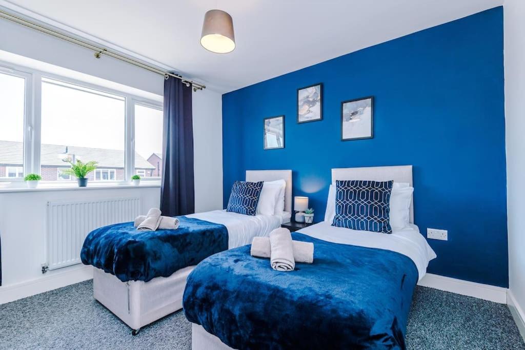 Stylish Four Bedroom House In St Helens By Eason Stays, For Contractors Digs And Weekend Stays, With Free Parking מראה חיצוני תמונה