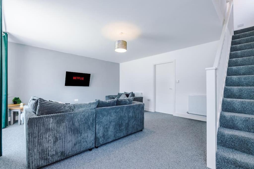 Stylish Four Bedroom House In St Helens By Eason Stays, For Contractors Digs And Weekend Stays, With Free Parking מראה חיצוני תמונה