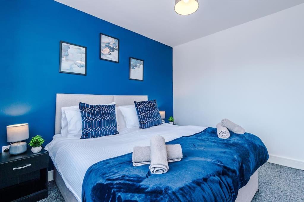 Stylish Four Bedroom House In St Helens By Eason Stays, For Contractors Digs And Weekend Stays, With Free Parking מראה חיצוני תמונה