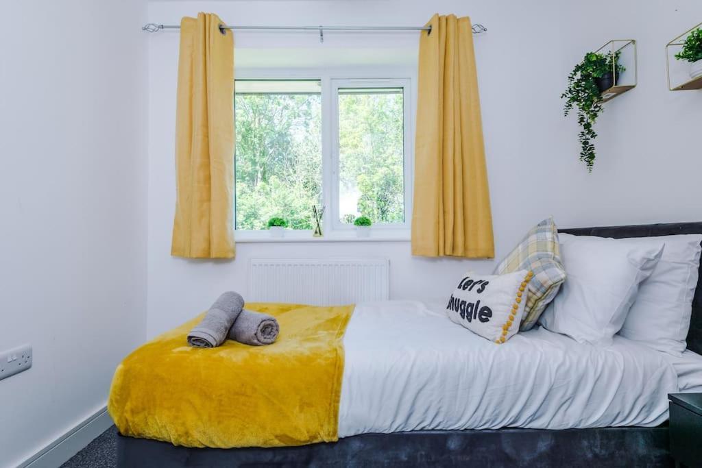Stylish Four Bedroom House In St Helens By Eason Stays, For Contractors Digs And Weekend Stays, With Free Parking מראה חיצוני תמונה